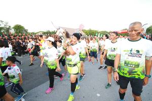 BIB: 
                            <button type="button" onclick="openModal(3530882)" class="btn btn-primary btn-sm float-right btn-popup" data-toggle="modal" data-target=".modal-high-quality">
                        <i class="fas fa-shopping-cart"></i> Add to Cart
                    </button>
                                            <button type="button" onclick="isThisMe(3530882, true)" class="btn btn-success btn-sm float-right btn-popup btn-isme hidden" data-toggle="tooltip" data-placement="bottom" title="นี่คือรูปของคุณใช่ไหม คลิกที่นี่เพื่อเอาเข้าอัลบั้ม">
                        <i class="fas fa-plus"></i> Add to album
                    </button>
                    <button type="button" onclick="isThisMe(3530882, false)" class="btn btn-warning btn-sm float-right btn-popup btn-isnotme hidden">
                        <i class="fas fa-ban"></i> Remove from album
                    </button>